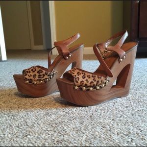 Jessica Simpson 8 Leopard cheetah wooden wedge